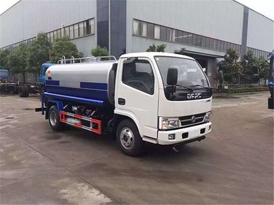 城市脈動中的守護(hù)者 灑水車與壓縮垃圾車